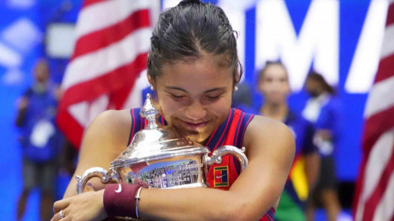 Emma Raducanu Peringkat ke-23 Dunia Usai Juara US Open 2021
            - galeri foto