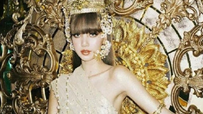 Busana Thailand Lisa BLACKPINK di Video "LALISA" Laris di Pasar Kota Bangkok