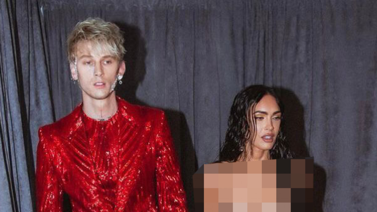 Heboh! Megan Fox Bergaya Busana Hot di Acara MTV VMAs 2021
            - galeri foto