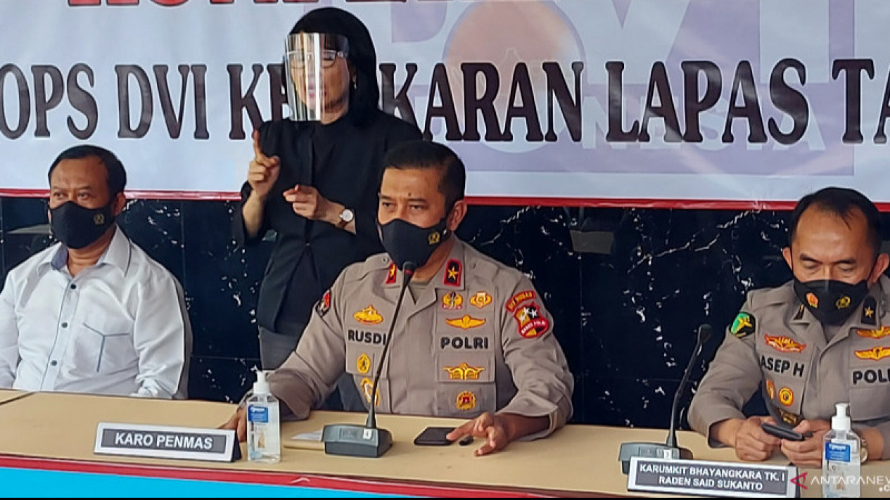 Tim DVI Polri Kembali Identifikasi 7 Jenazah Korban Kebakaran Lapas Klas I Tangerang, Total 25
            - galeri foto