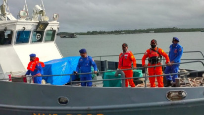 Tim SAR Terus Cari 25 ABK KM Hentri yang Hilang di Laut Maluku
