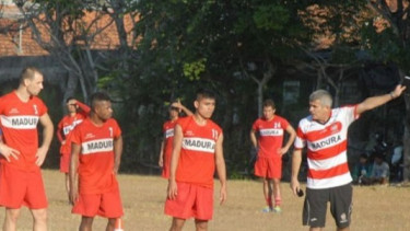 Kantor Imigrasi Karawang Deportasi Arcan Iurie ke Negara Asalnya