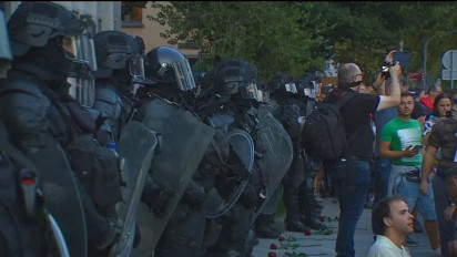 Demonstrasi Anti Kartu Vaksin, Ratusan Warga Slovenia Geruduk Gedung Parlemen