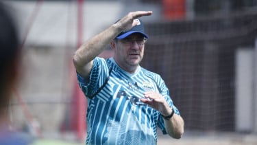 Persib Konfirmasi Masuk Daftar FIFA Registration Ban, Robert Rene Alberts yang Bikin Maung Bandung Masuk Daftar Hitam