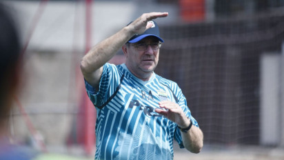 Persib Konfirmasi Masuk Daftar FIFA Registration Ban, Robert Rene Alberts yang Bikin Maung Bandung Hiasi Daftar Hitam