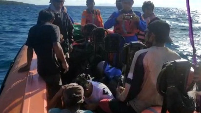 Ternyata Ada Tujuh Orang di Kapal Kamatarasa yang Pecah Dihantam Gelombang