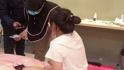 Live Bugil di Medsos, RR Kantongi Rp30 Juta per Bulan