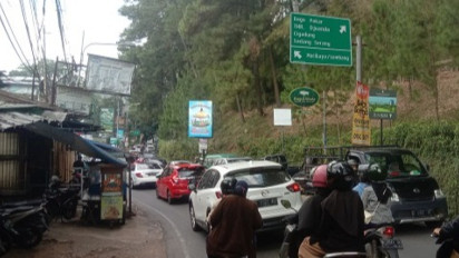 Jalur Alternatif Lembang Dipenuhi Pelancong