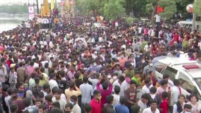 Gelar Festival Dewa, Warga India Kembali Berkerumun Di Tengah Pandemi