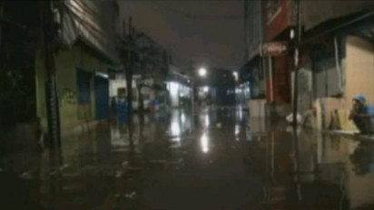 Banjir Menggenangi Kawasan Kemang Utara