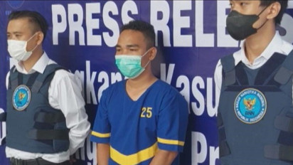 Kurir Narkoba Nekat Sembunyikan Sabu-Sabu Dalam Sandal