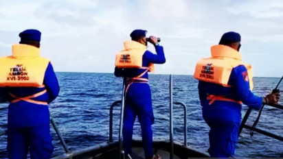Tim SAR Resmi Tutup Operasi Pecarian 25 ABK KM Hentri yang Terbakar di Perairan Pulau Tanimbar Kei