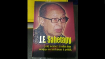 in Memoriam JE Sahetapy: Kenali Hukum Yang Bernurani