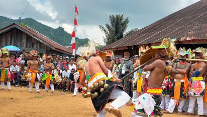 Covid-19 Melandai, Warga Manggarai Berani Gelar Acara Budaya
