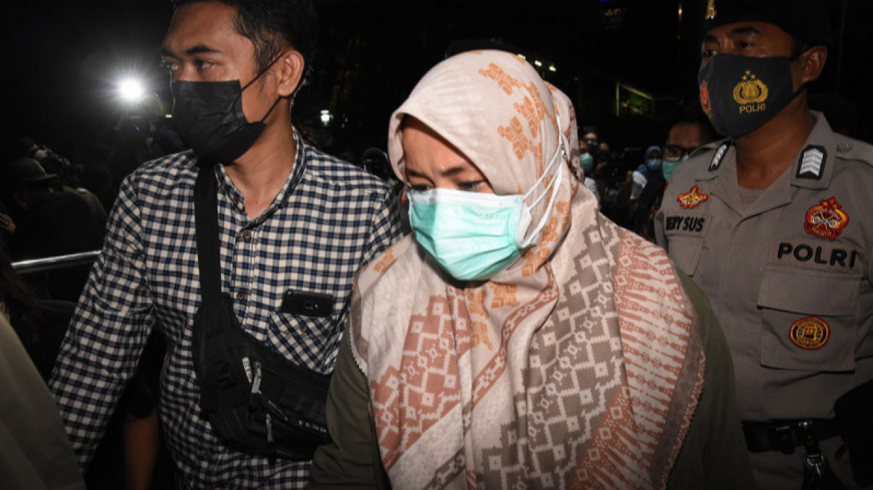 KPK Tetapkan Bupati Kolaka Timur Sebagai Tersangka
            - galeri foto