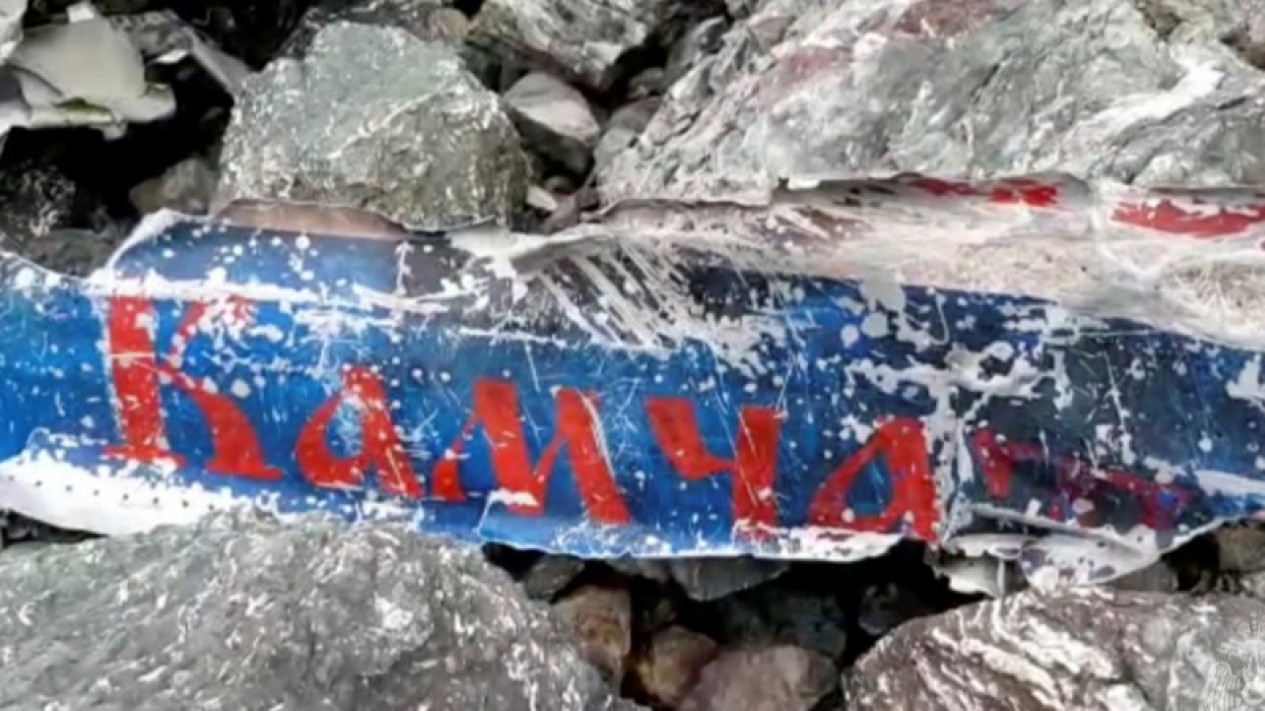 Pesawat Angkut Rusia Jatuh Enam Orang Dikabarkan Tewas
            - galeri foto