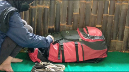 Pencarian Gibran yang Hilang di Gunung Guntur Dilanjutkan, Petugas Temukan Perlengkapan Korban