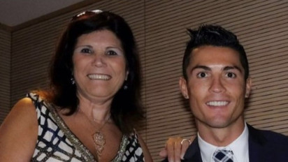 Wasiat Ibunda: Ronaldo Tinggalkan MU