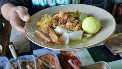 Ajib...Lezatnya Lontong Sayur Khas Boyolali