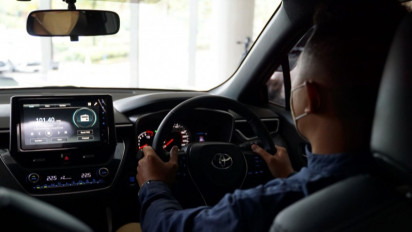 Ini Bahaya Merokok di Dalam Mobil