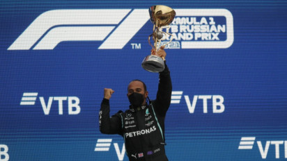 Juara GP Rusia, Hamilton Catatkan Kemenangan ke-100 di Formula 1
