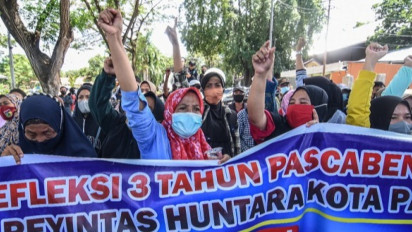 Tuntut Hak Pasca-Tiga Tahun Bencana Palu, Penyintas Geruduk Kantor Wali Kota