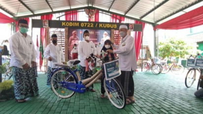 Anak Yatim Korban Covid di Kudus Dapat Sepeda Gratis