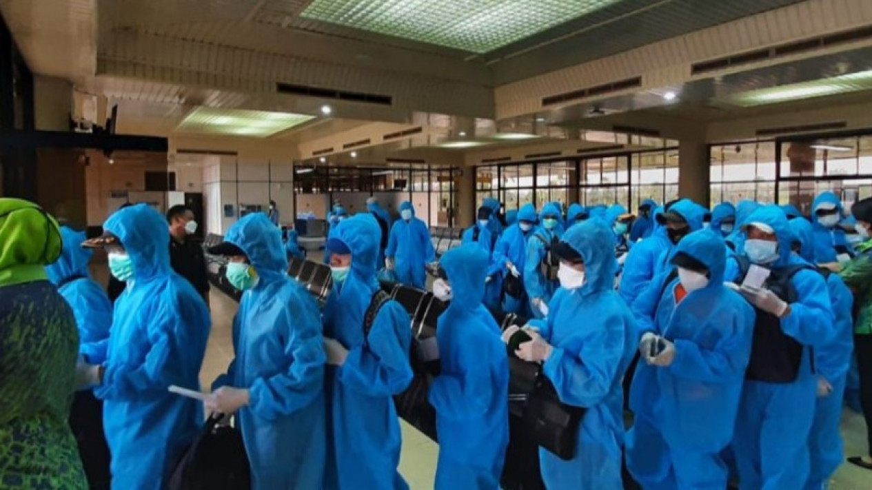 Sebanyak 200 Awak Kapal Ikan Asing Asal Vietnam Dipulangkan Dari Indonesia
            - galeri foto