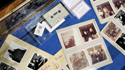Wow! Kaset John Lennon dan Yoko Ono laku Rp832 juta