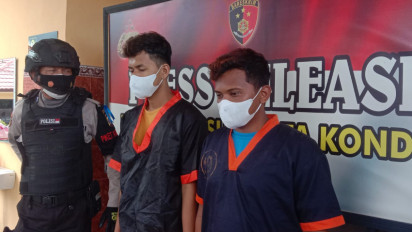 Emang Enak!! Terekam CCTV Polisi Tangkap Pencuri Rp40 Juta di Masjid