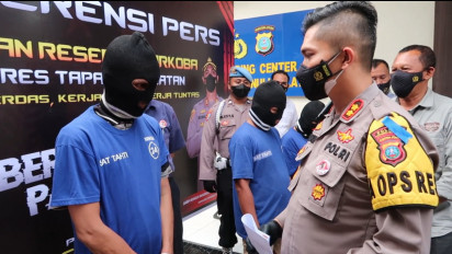 Polisi Bekuk Tiga Tersangka Pengedar Narkoba Beserta Barang bukti 107 Gram Shabu