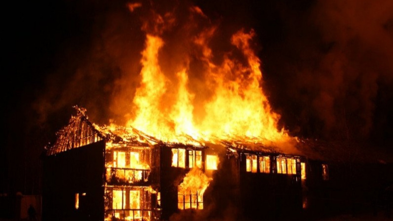 RS Rujukan Covid di Rumania Terbakar, Tujuh Orang Tewas
            - galeri foto