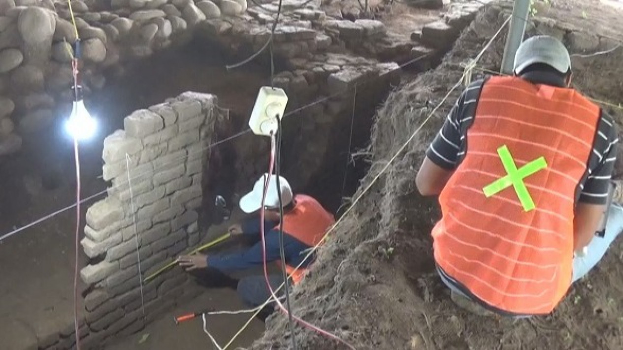 Istana Kota Raja Majapahit Bakal Terungkap, Situs Kumitir Kuncinya
            - galeri foto