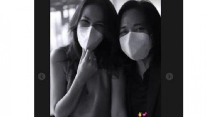 Sophia Latjuba Bubuhkan Emoticon Hati di Foto Bersama Abdee Slank, Ada Apakah?