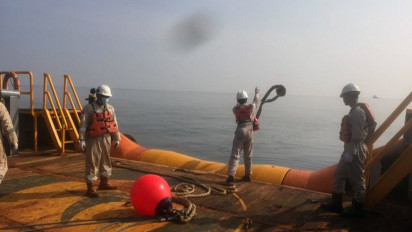 Tumpahan 126 Ribu Galon Minyak Cemari Pantai Huntington California