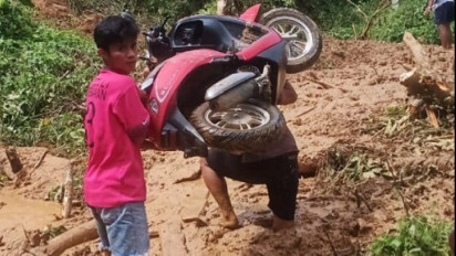 Satu Korban Longsor Luwu Ditemukan  Tertimbun dalam Rumah