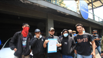 Dinilai Gagal Melatih Persib, Bobotoh Desak Manajemen Pecat Robert Rene Albert