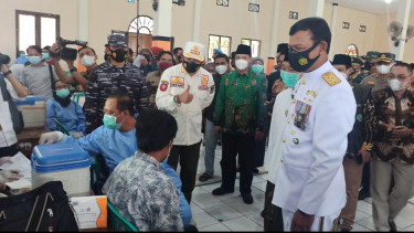 TNI AL Koarmada II Gelar Serbuan Vaksinasi ke Pondok Pesantren