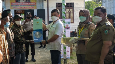 Asyik, 112 Warga Desa Hanaut di Kotawaringin Timur Terima Sertifikat Tanah