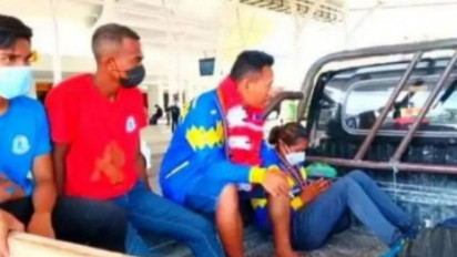 Ironis!! Atlet NTT Peraih Emas PON Dijemput Dengan Mobil Pikap