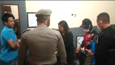 Razia Penyakit Masyarakat, Satpol PP Amankan Belasan Pasangan Bukan Suami-Isteri di Hotel