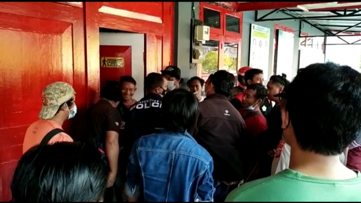 Ini Penyebab Puluhan Napi di Lapas Kelas III Parigi Mengamuk
            - galeri foto