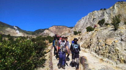 PPKM Level 3, Seluruh Jalur Pendakian Gunung di Garut Ditutup Sementara