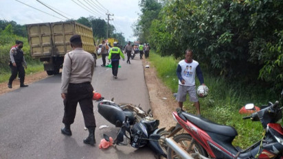 Hindari Lubang, Seorang Pengendara Motor Tewas Tertabrak Truk Sampah