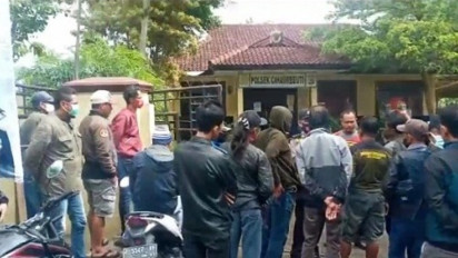 Ayah Tiri Diduga Perkosa Anak , Massa di Ciamis Datangi Kantor Polsek