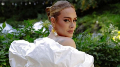 Adele Surati Anaknya Melalui Album Baru