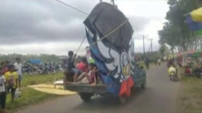 Langgar PPKM Level Tiga, Polisi Bubarkan Acara Komunitas Layang-Layang di Jember