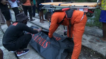 Tidak Pandai Berenang Seorang Remaja Tewas Tenggelam di Sungai Galian Kelapa Sawit