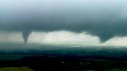Topan Tornado Terjang Oklahoma Amerika Serikat
