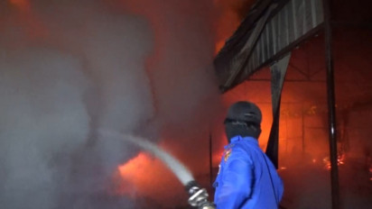 Dua Gudang Pengolahan Limbah Kayu Jati di Ngawi Ludes Terbakar